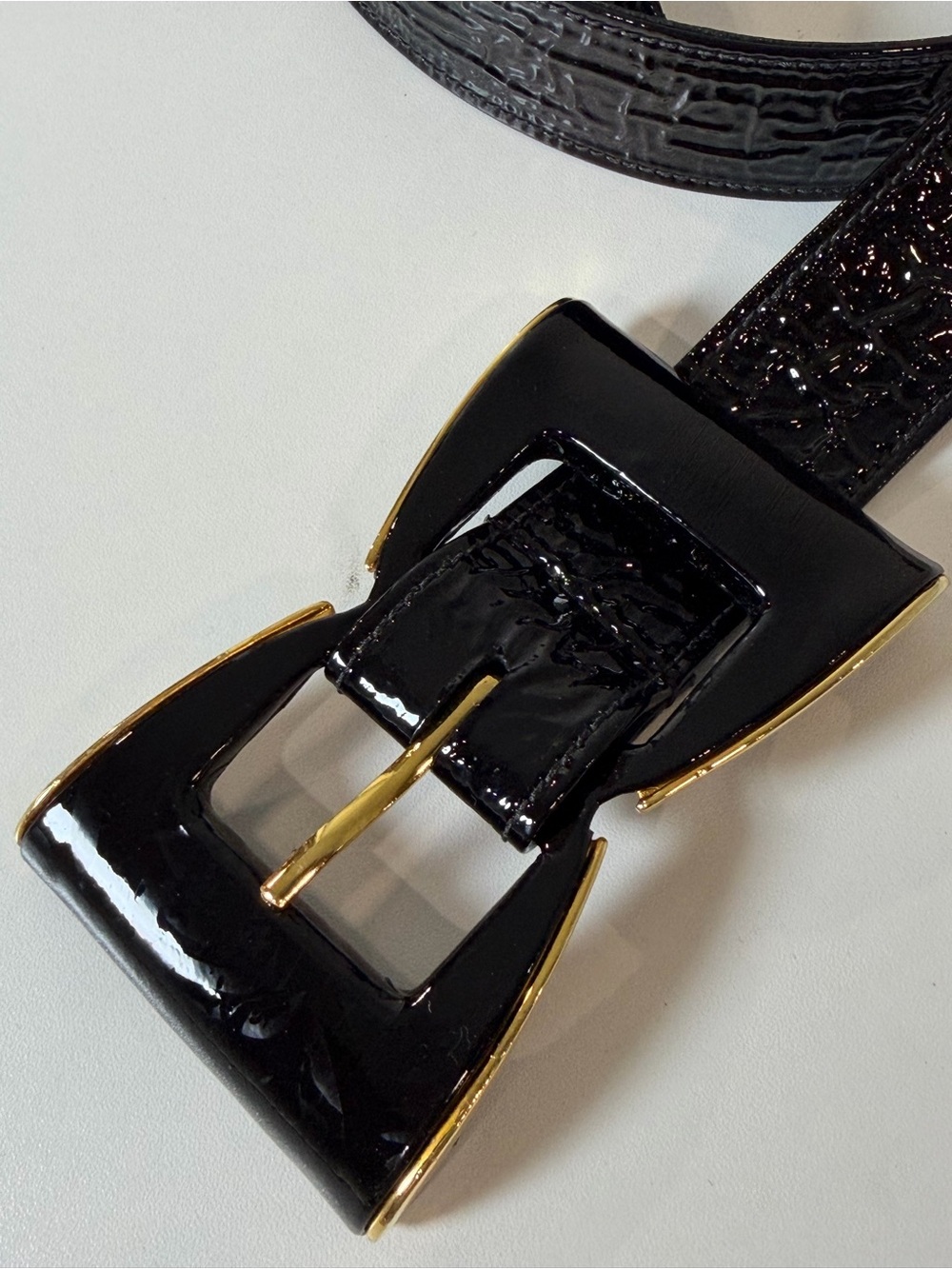 Oscar de la Renta USA Small Genuine Leather Black Bow Tie Gold Tone Belt Cute - Picture 2 of 13